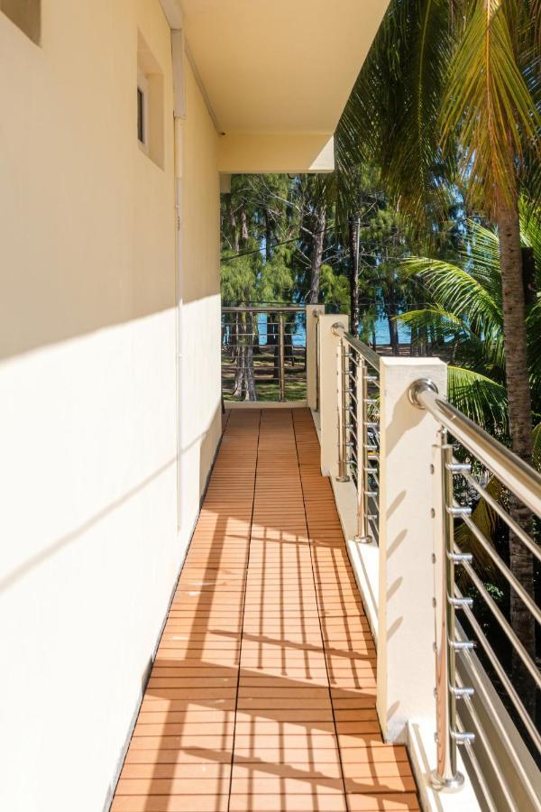 C-View Apartments Flic en Flac Exterior photo