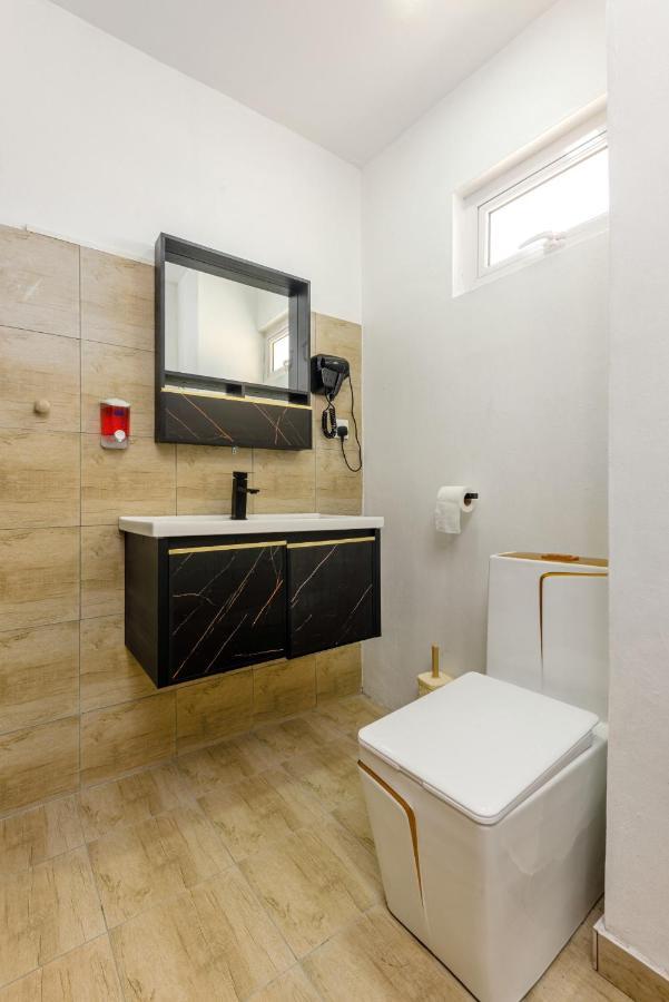C-View Apartments Flic en Flac Exterior photo